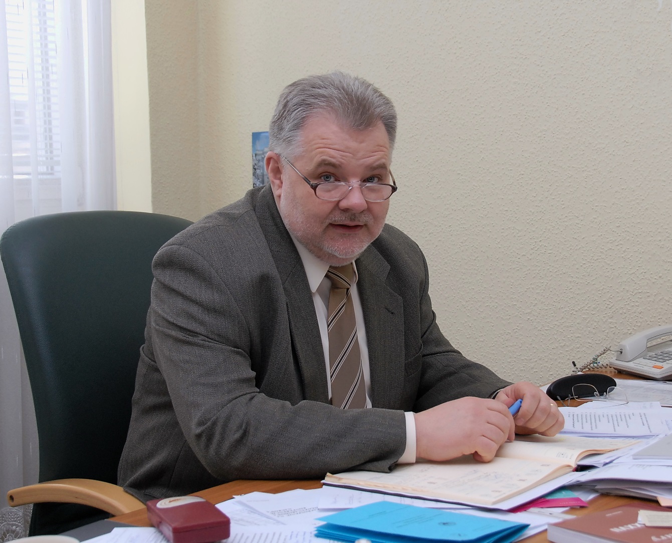 prof. Z. Izdebski.jpg