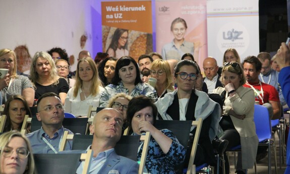 Wykład „Studia enologiczne” dr Justyny Koryckiej-Korwek (Lubuski Ośrodek Innowacji i Wdrożeń Agrotechnicznych) w piwnicy winiarskiej „Sali Szeptów”; fot. J. Czarnecka