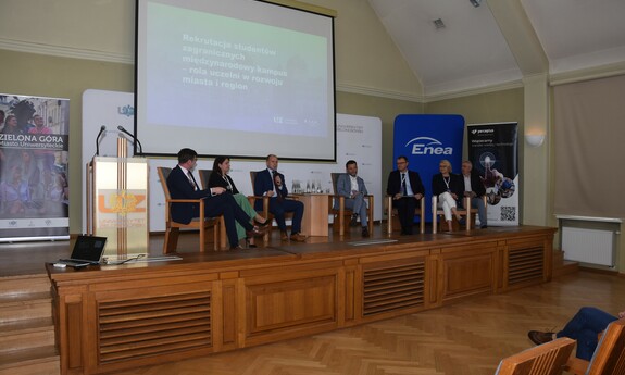 Panel dyskusyjny pt. Międzynarodowy kampus – rola uczelni w rozwoju miasta i regionu; fot. M. Janion