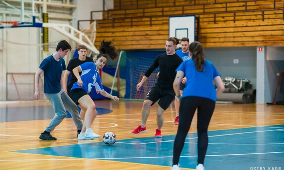 Bachanaliowy turniej futsalu o puchar Przewodniczącego Parlamentu Studenckiego UZ, fot. Ostry Kadr