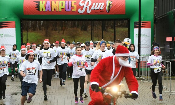 Na przekór pogodzie - Kampus Run rozgrzał społeczność akademicką!