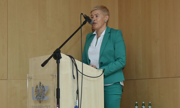 Przemawia Prorektor ds. Współpracy z Gospodarką - dr hab. inż. Maria Mrówczyńska, prof. UZ; fot. K. Adamczewski