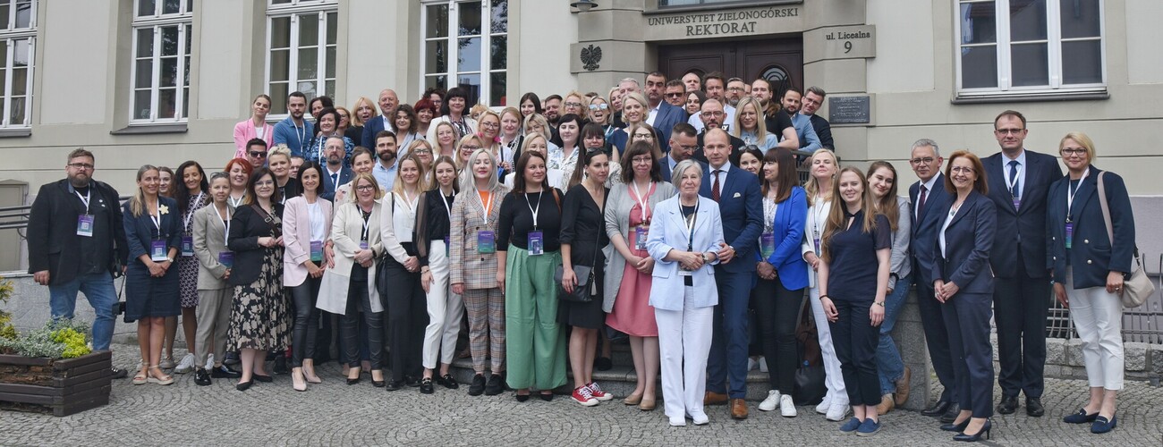 Uczestnicy XXXV Konferencji Stowarzyszenia PR i Promocji Uczelni Polskich „PRom” ph. Przyszłość rekrutacji. Miasto. Region. Świat.; fot. K. Adamczewski