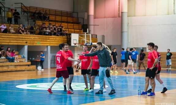 Bachanaliowy turniej futsalu o puchar Przewodniczącego Parlamentu Studenckiego UZ, fot. Ostry Kadr